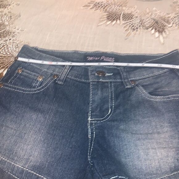 Jean shorts size 6/7 - Picture 7 of 8